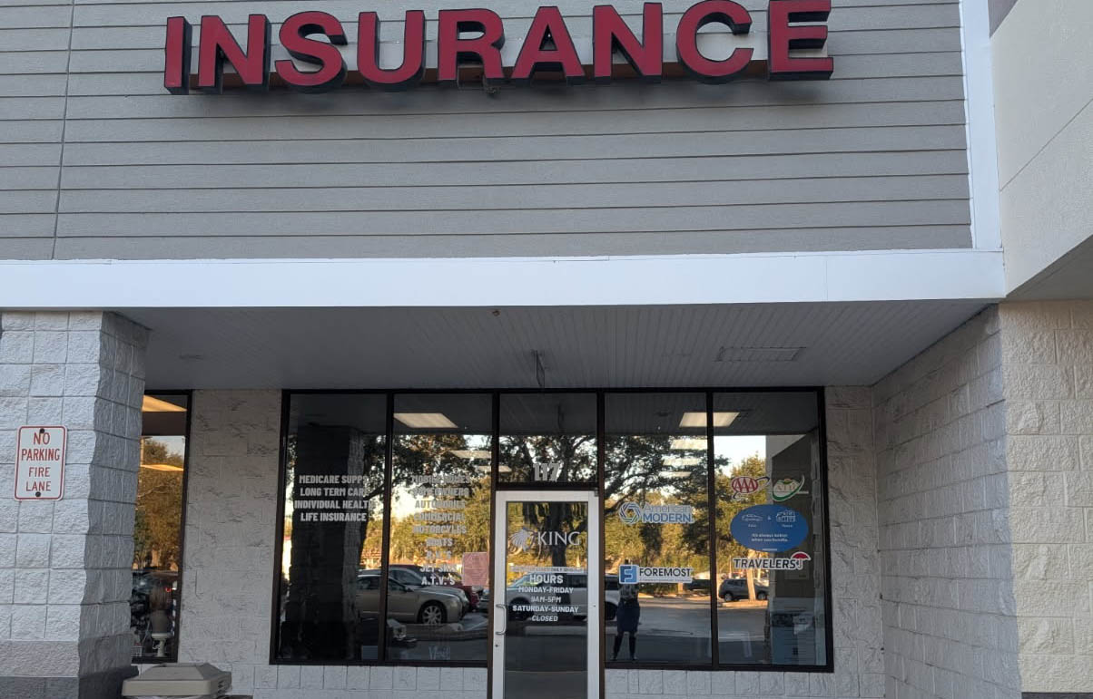 Delisle and Monahan of Island Associates broker 1,110 s/f lease extension for Kings Insurance